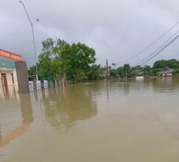 Hà Tĩnh: Nhiều nơi bị ngập lụt, chia cắt