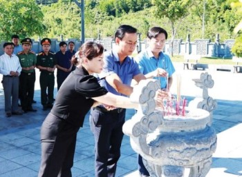 Hà Tĩnh: Dâng hương tưởng niệm cố Tổng Bí thư Hà Huy Tập