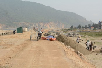 Hà Tĩnh: Dự án đê biển hàng trăm tỷ đồng có dấu hiệu bị rút ruột?