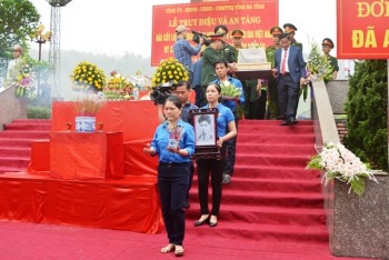 Hà Tĩnh: Truy điệu và an táng hài cốt liệt sỹ hy sinh tại chiến trường Lào