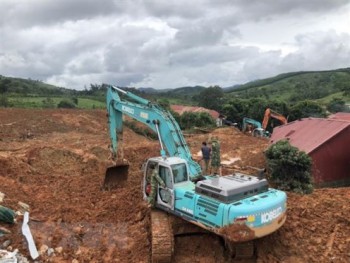 Sạt lở ở Quảng Trị: Đã tìm được 10 thi thể, dồn tổng lực thông đường