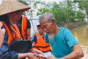 Thủy Tiên bức xúc, quyết liệt đòi tiền từ thiện miền Trung bị ăn chặn