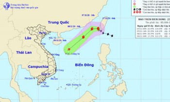 Bão số 11 gây sóng lớn và gió giật mạnh trên biển