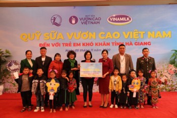 Quỹ sữa “Vươn cao Việt Nam” và Vinamilk nỗ lực bền bỉ để trẻ em vùng cao được đến trường, uống sữa