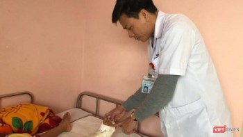 Phẫu thuật thành công cứu chân của bé trai bị tai nạn máy xúc dập nát
