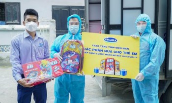 Những chuyến xe của Quỹ Sữa Vươn Cao Việt Nam đến với trẻ em Điện Biên