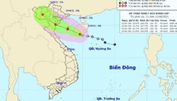 Áp thấp nhiệt đới ngày càng mạnh tiến gần bờ, Quảng Ninh - Hà Tĩnh đề phòng bão