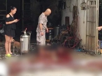 Yên Bái: Nổ bình tạo bọt rửa xe, một phụ nữ tử vong