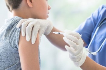 Bao giờ có vaccine cho trẻ dưới 12 tuổi?