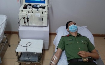 Đại úy công an Hà Tĩnh kịp thời hiến máu cứu bệnh nhân qua cơn nguy kịch