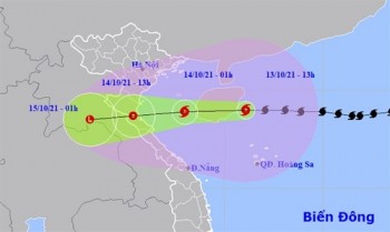 Bão số 8 giật cấp 14, cách Hà Tĩnh 540km