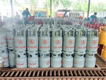 Giá gas tháng 11 tiếp tục tăng, 1 bình gas giá nửa triệu đồng