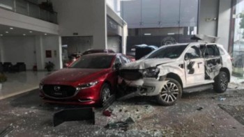 Khởi tố nữ tài xế lái ô tô lao vào showroom khiến một người chết ở Phú Thọ