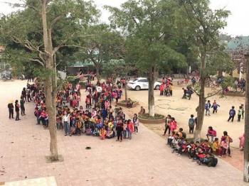 Nghệ An: Phòng học bất ngờ bốc cháy, hàng trăm học sinh phải sơ tán