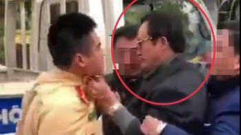 Tuyên Quang: Kỷ luật cảnh cáo Chi cục trưởng túm cổ áo CSGT khi bị kiểm tra nồng độ cồn