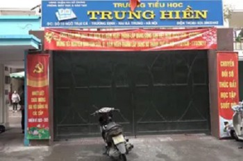 Video: Nhiều phụ huynh tố cô giáo dùng thước sắt đánh vào đầu học sinh ở Hà Nội