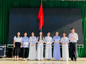 Trường THPT Phan Đình Phùng: Trao thưởng Giáo viên, học sinh đạt giải Cuộc thi “An toàn giao thông cho nụ cười ngày mai" cấp Quốc gia. Năm học 2020 - 2021