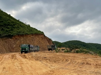 Hà Tĩnh: Nhiều bất cập trong khai thác tại mỏ đất núi Động Ván