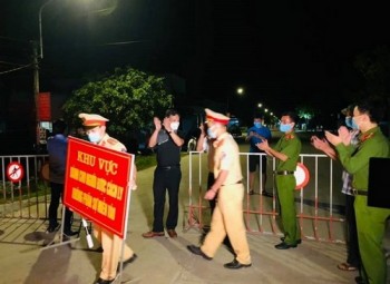 Hơn 860 người từ Đà Nẵng trở về Hà Tĩnh âm tính lần 1 với COVID-19