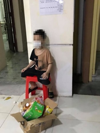 Bé trai 6 tuổi ở Bắc Giang nhập viện một mình vì ông, bà, mẹ đều là F0