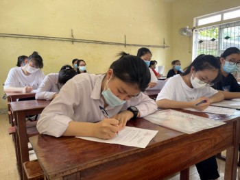 Hà Tĩnh: Xét đặc cách công nhận Học sinh giỏi tỉnh cho 77 học sinh lớp 12