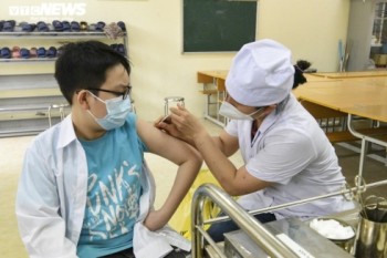 Trẻ 5-11 tuổi tiêm vaccine COVID-19: Tiêm mũi 2 muộn có sao không?