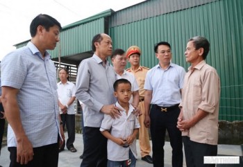 Lãnh đạo tỉnh Hà Tĩnh thăm hỏi gia đình nạn nhân tử vong do TNGT