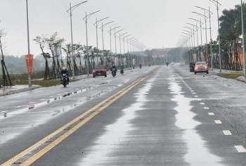 Hà Tĩnh: Đường 120 tỷ mới dùng đã xuống cấp nghiêm trọng