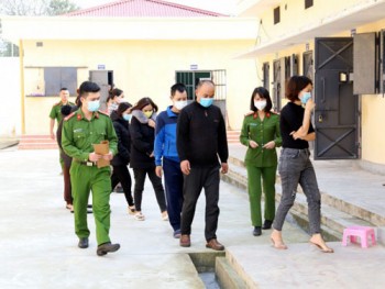 8 người phụ nữ ở Hà Tĩnh bị khởi tố về tội đánh bạc