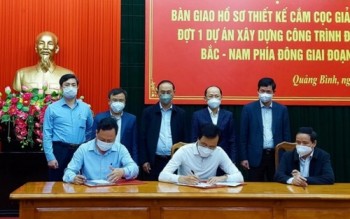 Bàn giao hồ sơ giải phóng mặt bằng dự án xây dựng cao tốc bắc-nam đoạn Hà Tĩnh đến Quảng Trị