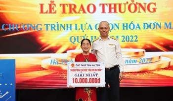 Hà Tĩnh: Cục Thuế trao thưởng “Hóa đơn may mắn”