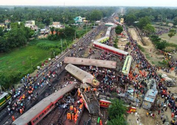 Ấn Độ công bố nguyên nhân thảm họa đường sắt làm 300 người chết