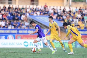Tuấn Hải lập công, Hà Nội FC chia điểm trên sân Vinh