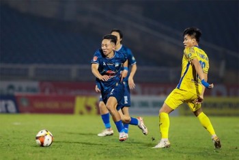 Vòng 17 V-League: Tìm đường thoát play-off