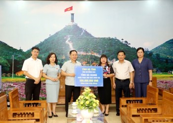 Tỉnh Hà Tĩnh hỗ trợ tỉnh Hà Giang 500 triệu đồng khắc phục hậu quả thiên tai