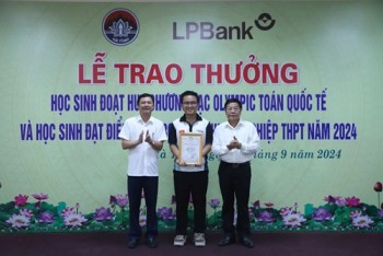 117 học sinh Hà Tĩnh nhận học bổng Quỹ Khuyến học, khuyến tài Nguyễn Du