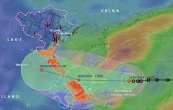 Miền Trung đỉnh điểm mưa bão