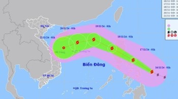 Bão Man-yi tiệm cận cấp siêu bão, di chuyển nhanh vào Biển Đông trong 48 giờ tới