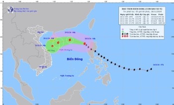 Siêu bão Manyi vào Biển Đông, không khí lạnh di chuyển chậm