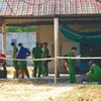 Con rể chém mẹ vợ và khách của nhà vợ tử vong