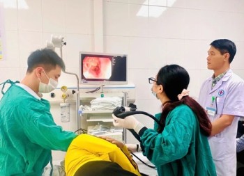 Thêm 4 bác sĩ Bệnh viện Đại học Y Hà Nội về khám chữa bệnh tại Hà Tĩnh