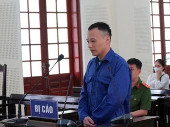 Lừa “chạy việc”, “chạy trường” chiếm đoạt tiền tỷ