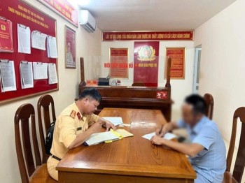 Xử lý tài xế điều khiển xe tải chạy lấn đường từ clip người dân cung cấp