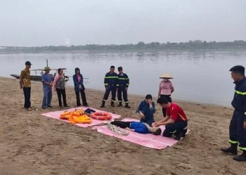 Đủ kiểu tai nạn đuối nước rình rập trẻ khi hè đến