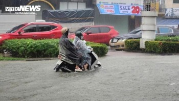 Không khí lạnh tăng cường, miền Bắc có nơi lạnh dưới 19°C, miền Trung mưa to