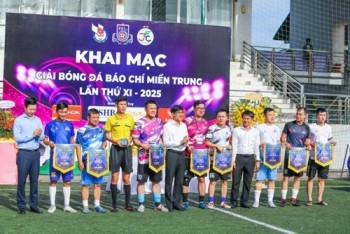 200 biên tập viên, phóng viên tranh tài Giải bóng đá Báo chí miền Trung 2025