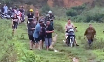 Nữ sinh lớp 7 bị sét đánh tử vong khi đi chăn bò
