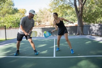 Từ sân chơi Pickleball… đến tòa ly hôn