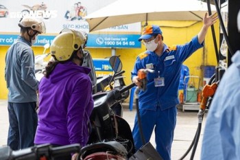 Giá xăng dầu đồng loạt tăng, mạnh nhất hơn 1.300 đồng/lít