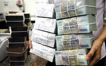 Nhận 2 thùng tiền của nữ doanh nhân, cựu cán bộ TAND Tối cao hầu toà